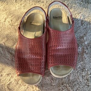 Earth Sandal; Size 7M